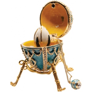 Яйцо С цветком с подвеской голубое